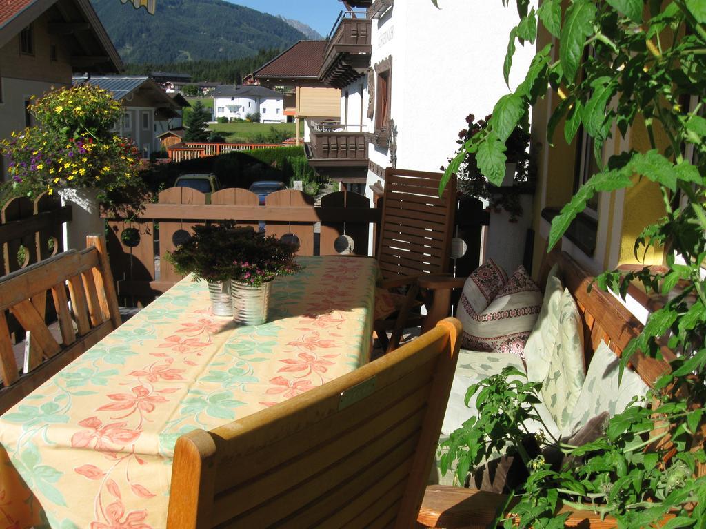 Hoelzl Bed & Breakfast Neukirchen am Großvenediger Exterior foto