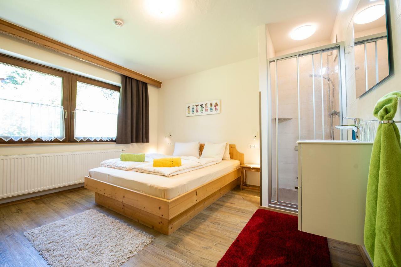 Hoelzl Bed & Breakfast Neukirchen am Großvenediger Exterior foto